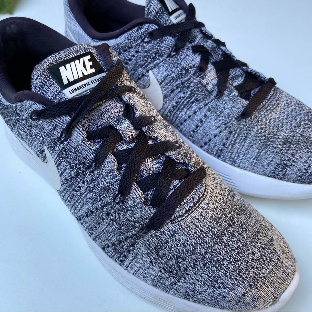 Nike LunarEpic Low Flyknit Black White Oreo Running Shoes - Women’s Size 9.5